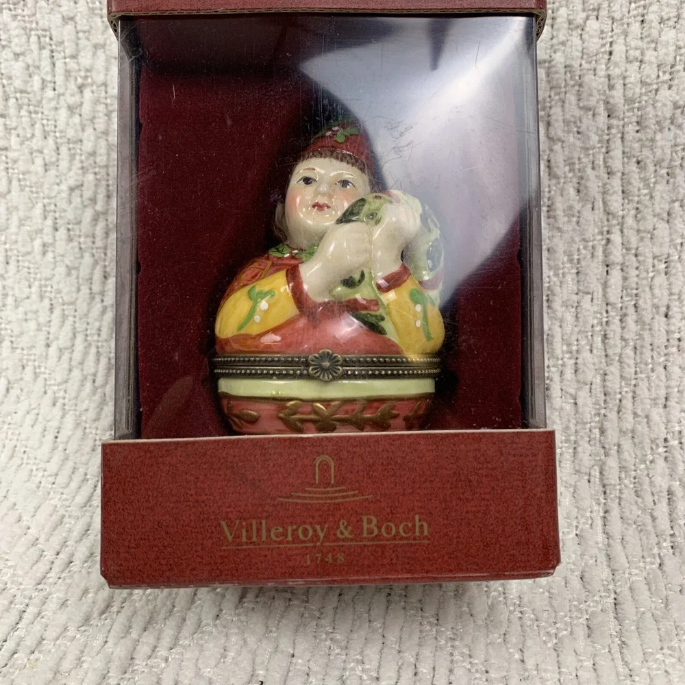 Villeroy & Boch 1748 Christmas Hinged Bone China Trinket‎ Box Boy Elf Gnome